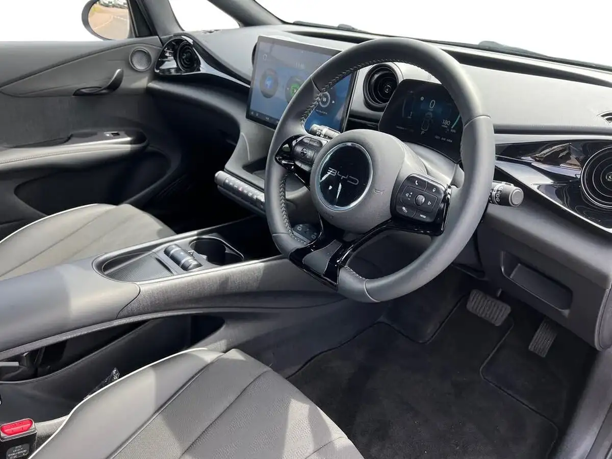 2024-byd-dolphin-e-active-big-9