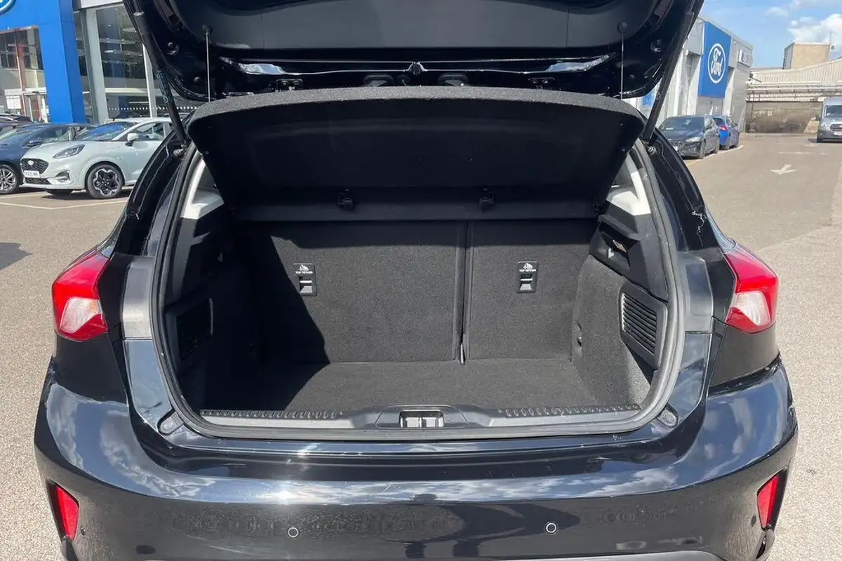 2020-ford-focus-big-21