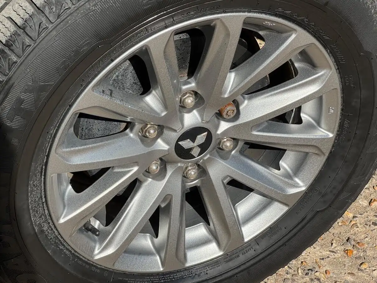 2017-mitsubishi-l200-24di-d-barbarian-178bhp-eu6-auto-big-38