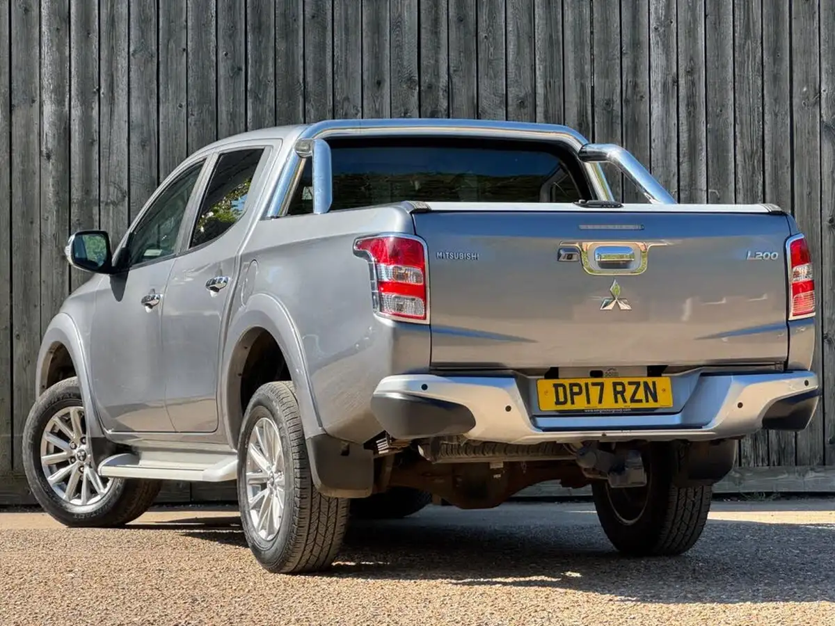 2017-mitsubishi-l200-24di-d-barbarian-178bhp-eu6-auto-big-14