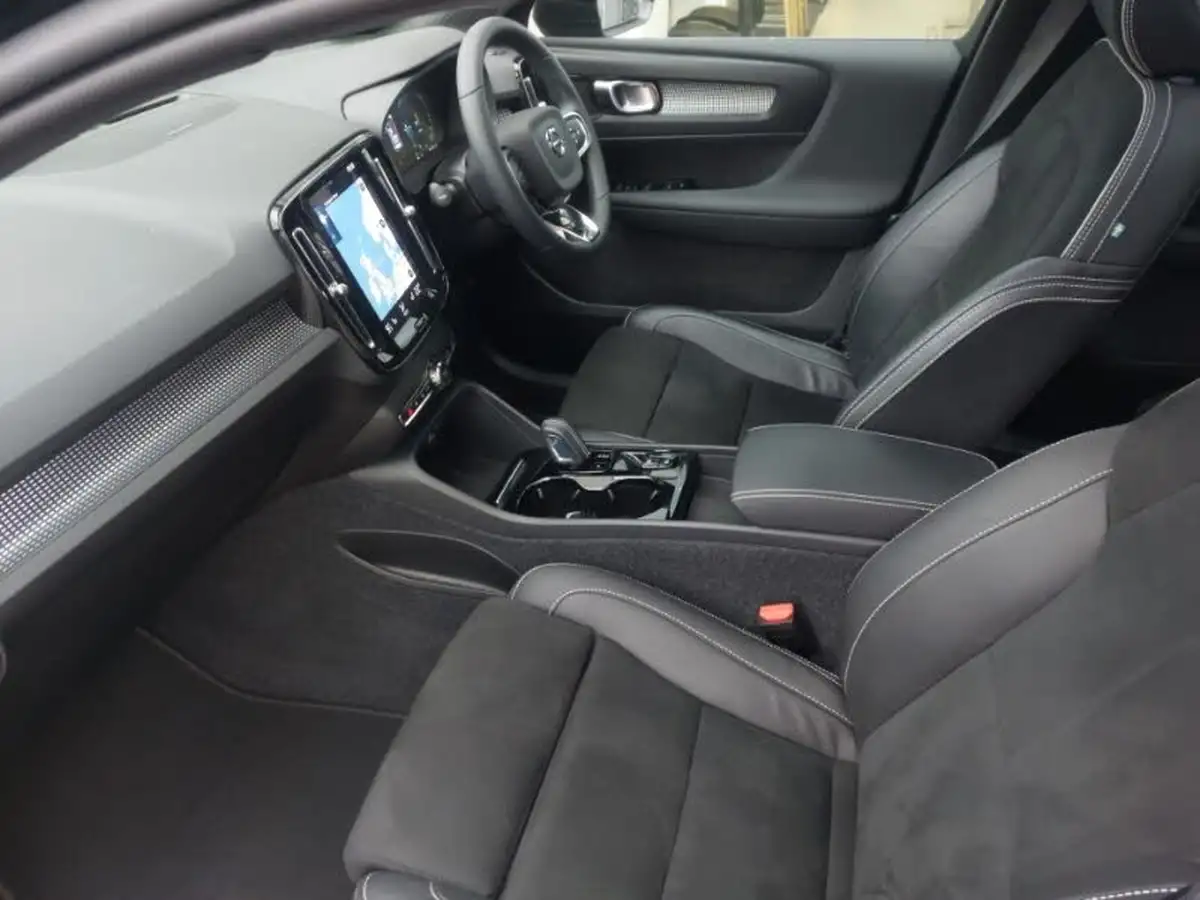 2021-volvo-xc40-15-t5-r-design-262bhp-big-4