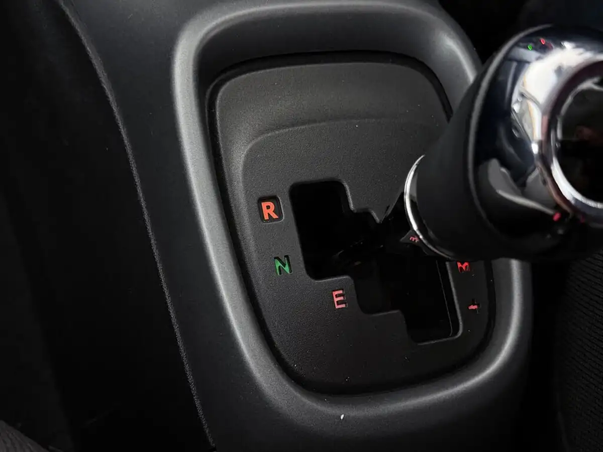 2018-toyota-aygo-10-vvt-i-x-play-68bhp-tss-5d-x-shift-big-36