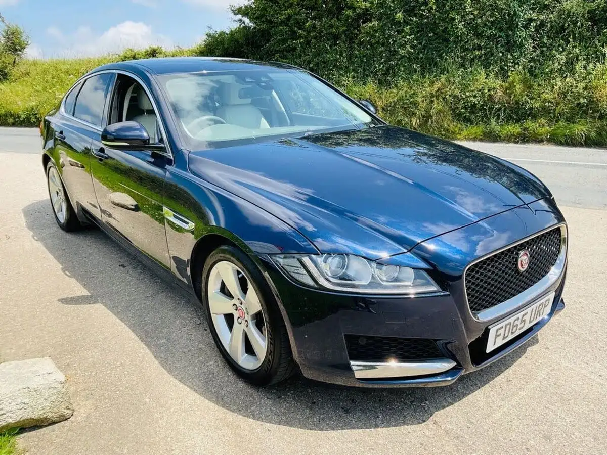 2015-jaguar-xf-20td-portfolio-180ps-auto-big-1