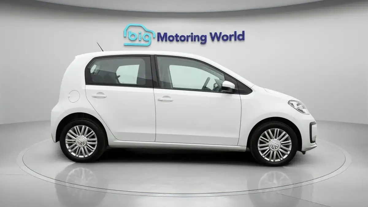 2018-volkswagen-up-10-move-up-ss-5d-big-8