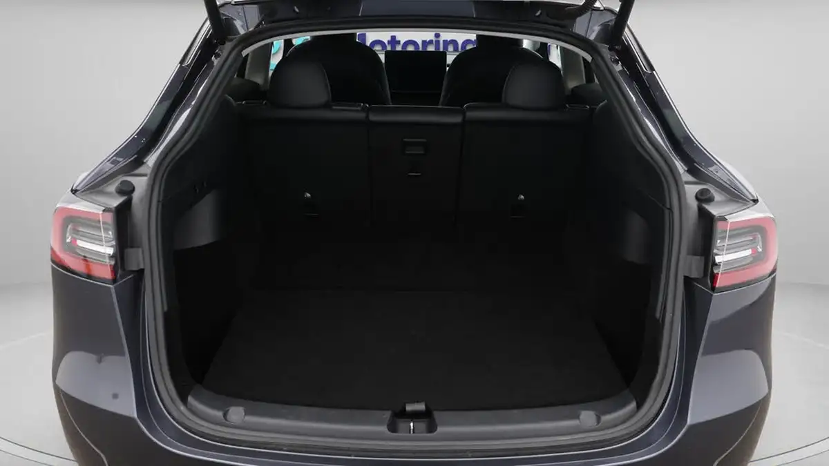 2022-tesla-model-y-e-long-range-big-24
