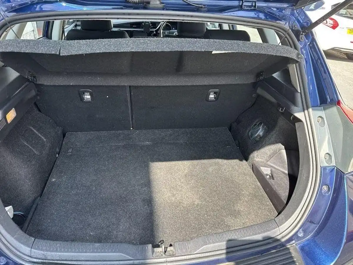 2018-toyota-auris-18-vvt-i-hsd-icon-tech-hatchback-big-6