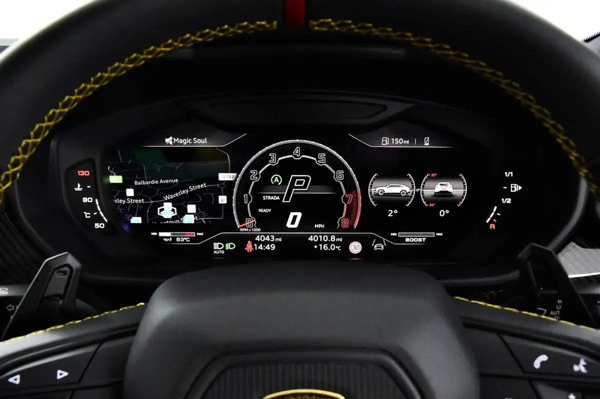 2024-lamborghini-urus-40-no-trim-big-26