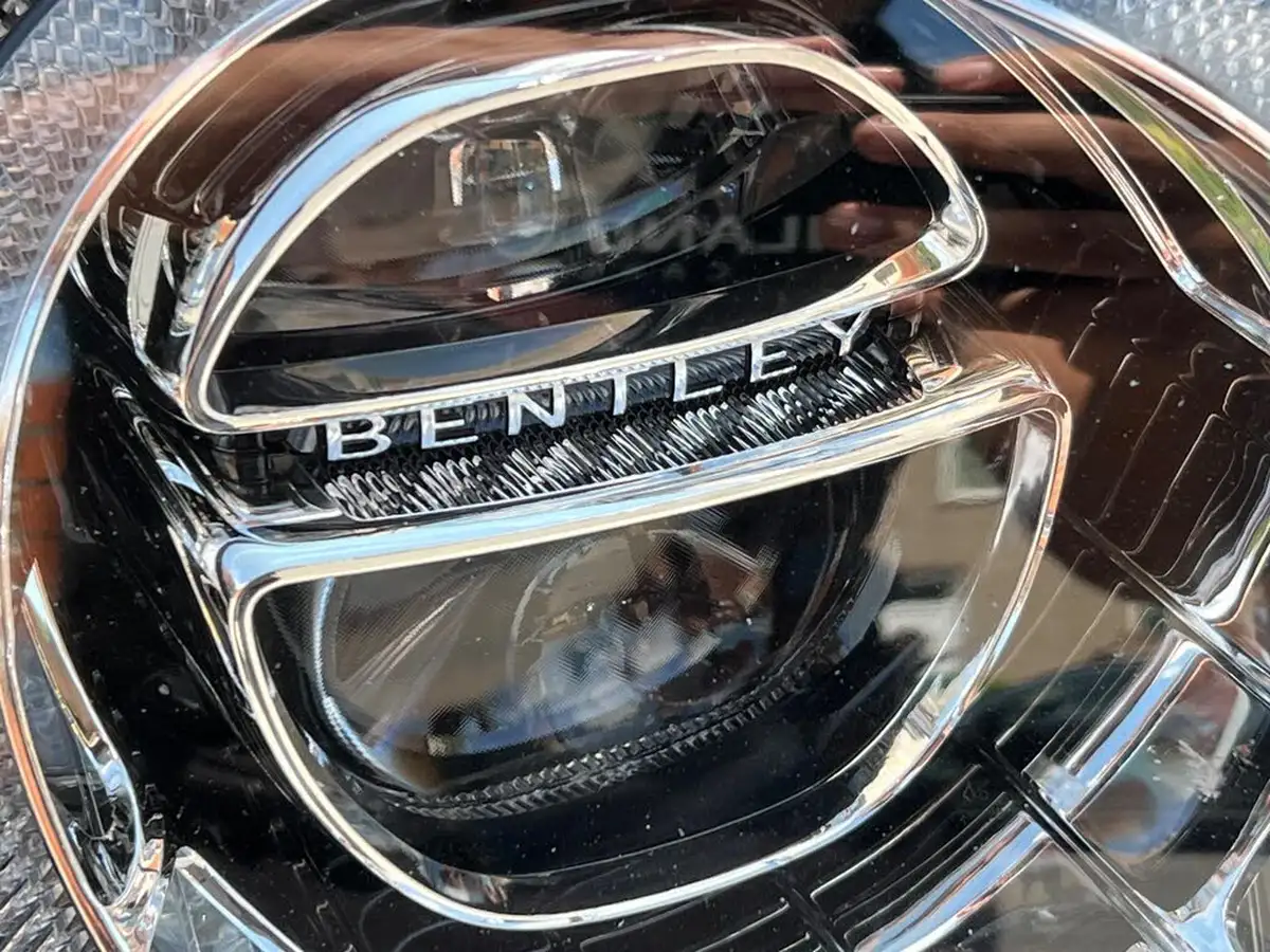 2017-bentley-bentayga-60-w12-big-23