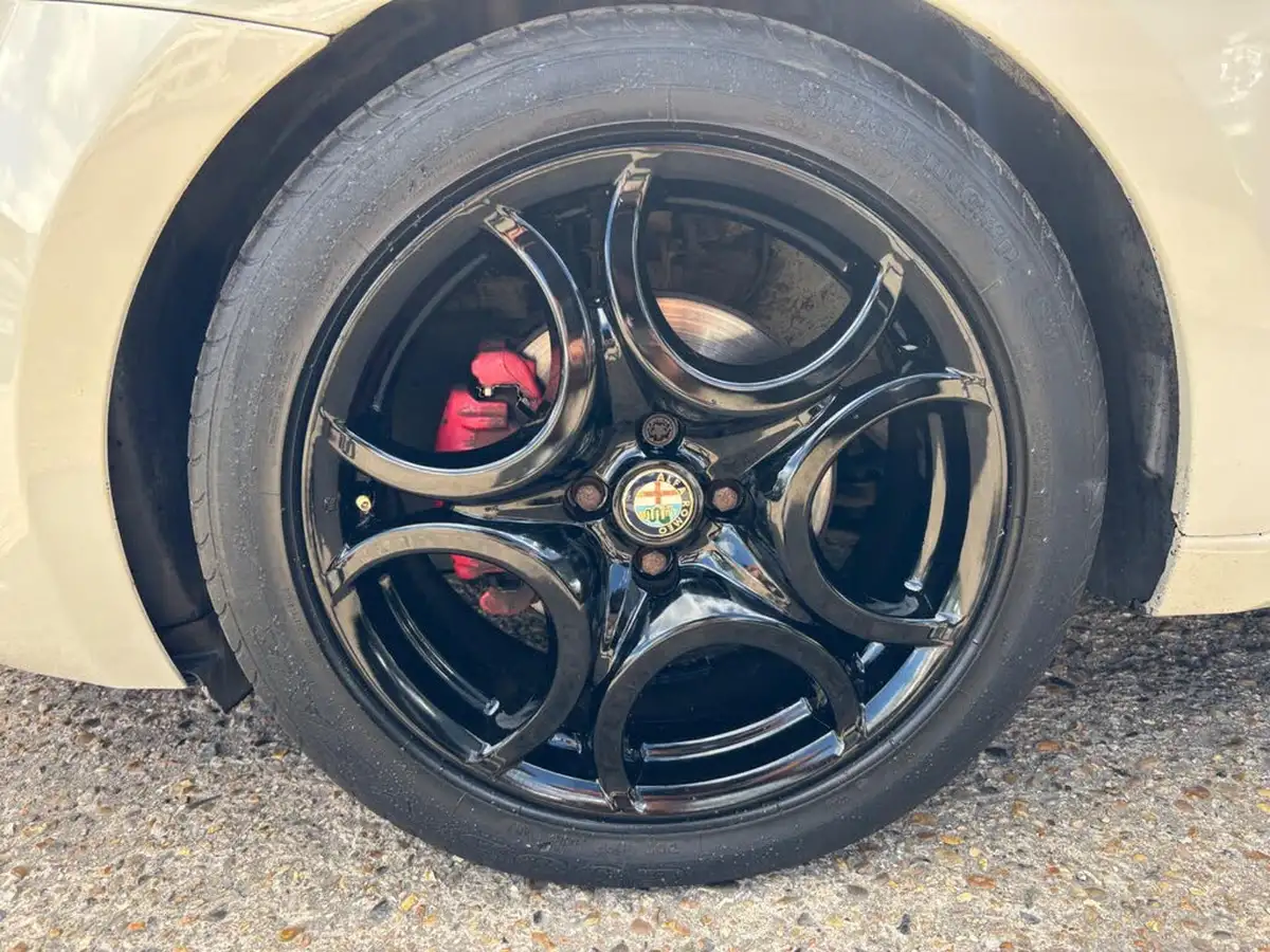 2012-alfa-romeo-mito-14-veloce-tb-multiair-135bhp-tct-big-22