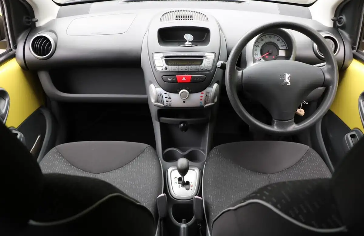 2010-peugeot-107-10-urban-5d-2-tronic-big-12