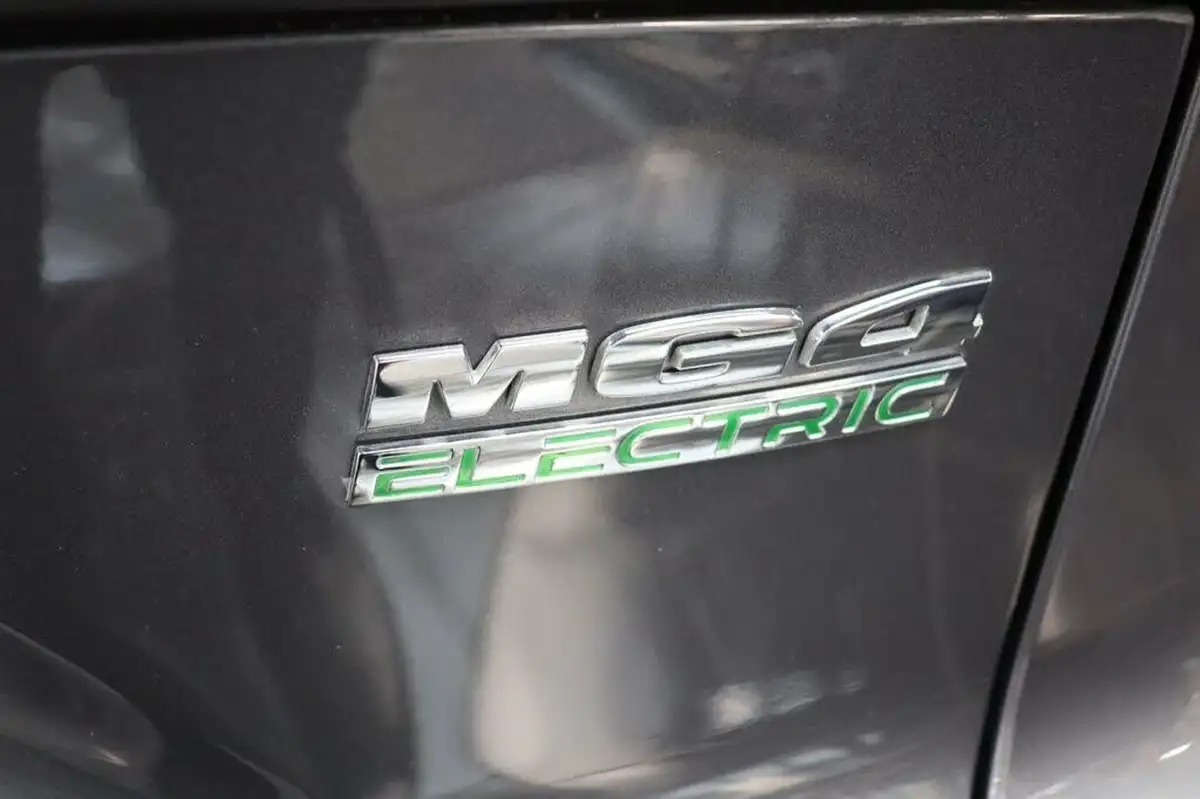 2023-mg-mg4-e-se-ev-203ps-long-big-13