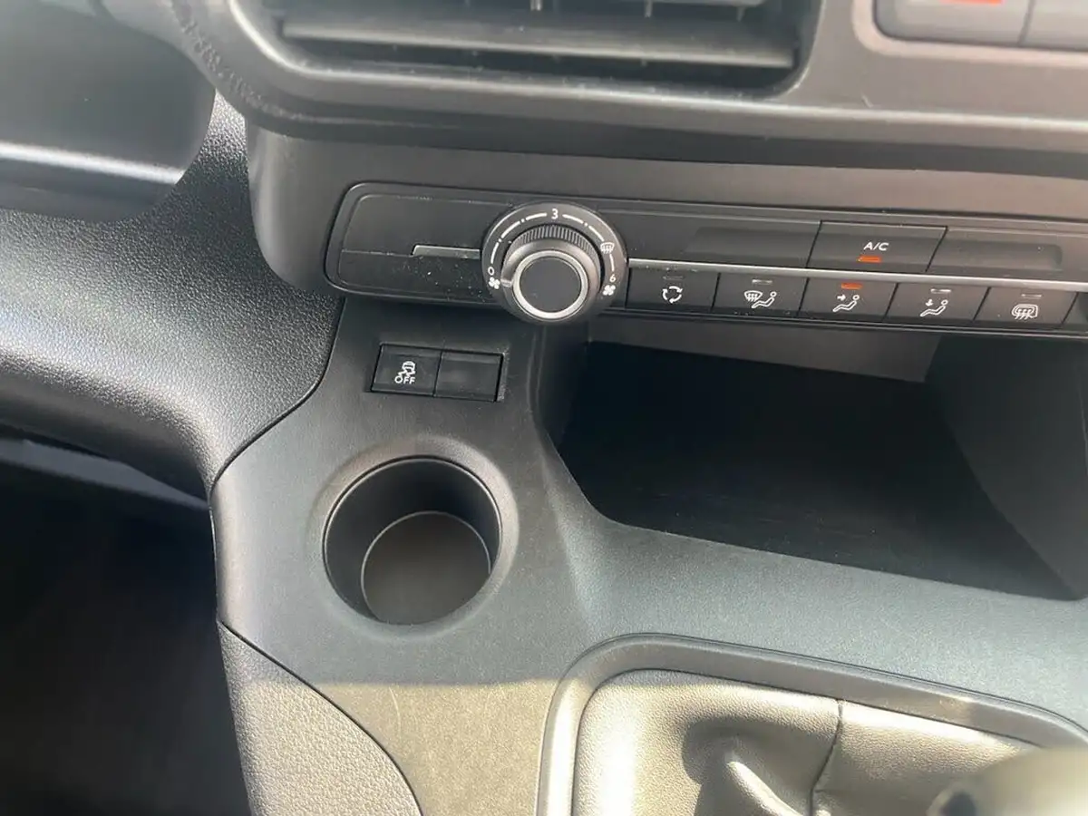 2022-toyota-proace-city-15d-active-big-41