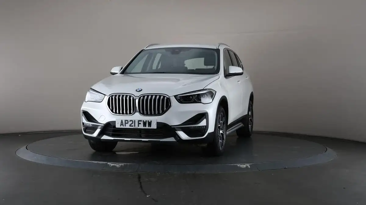 2021-bmw-x1-20td-sdrive18d-xline-big-48