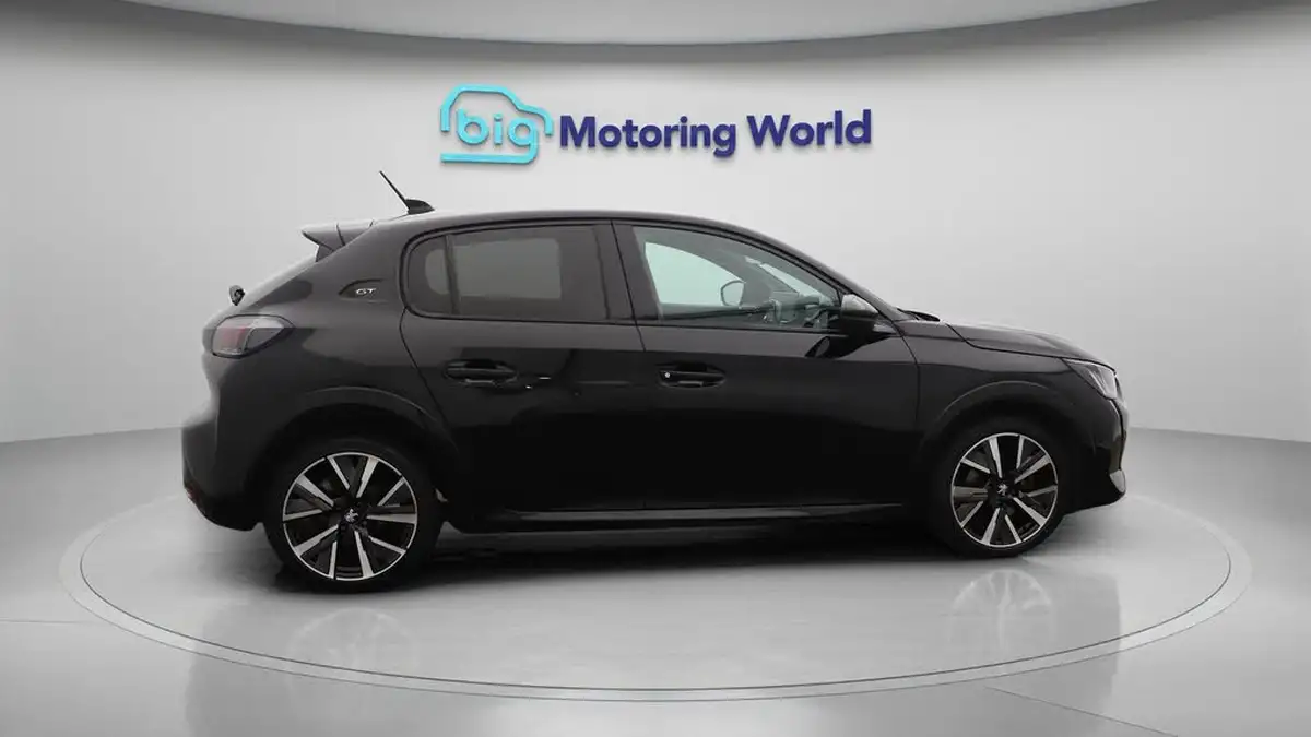 2021-peugeot-208-12-puretech-gt-100bhp-big-8