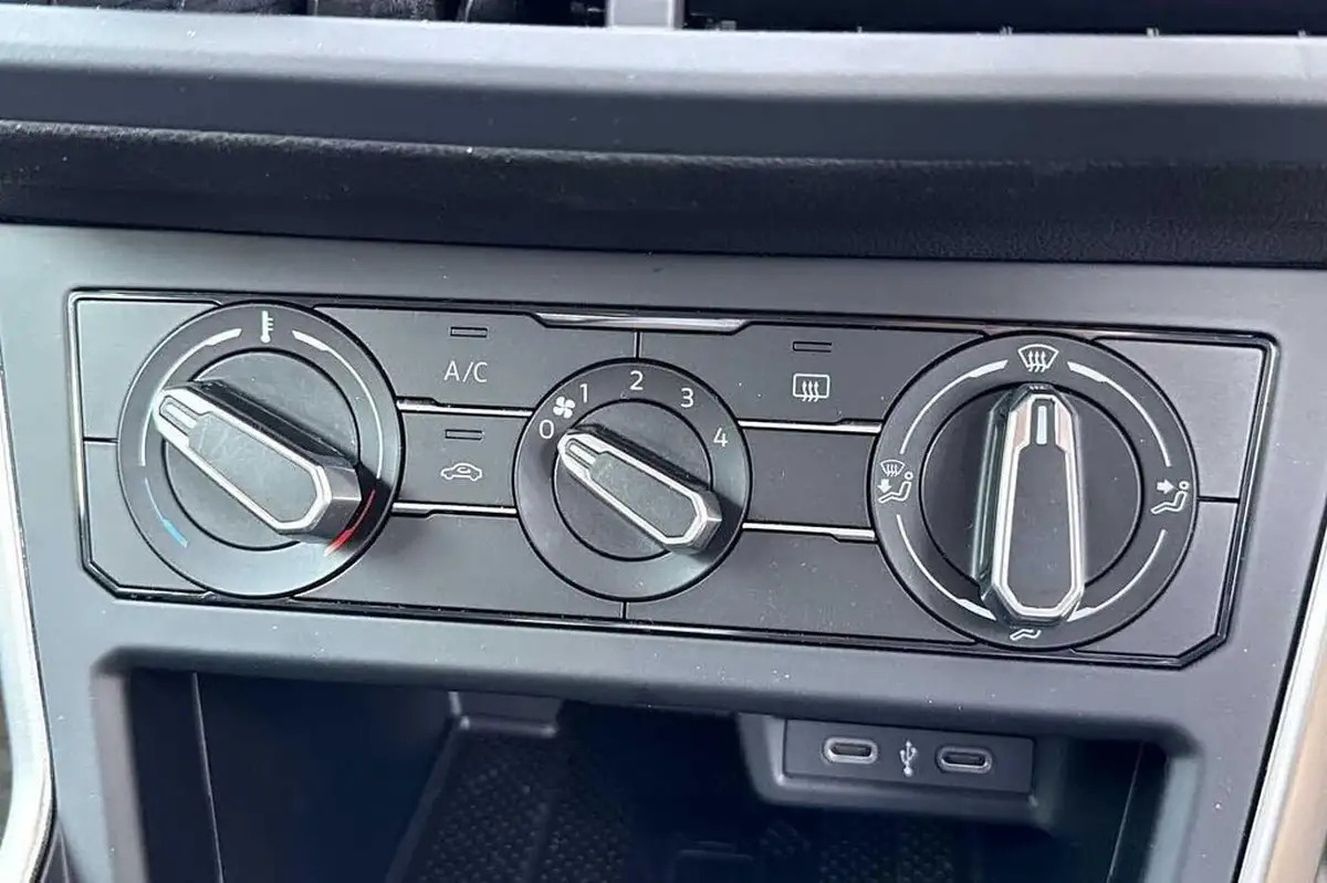 2025-volkswagen-polo-10-tsi-match-dsg-big-33