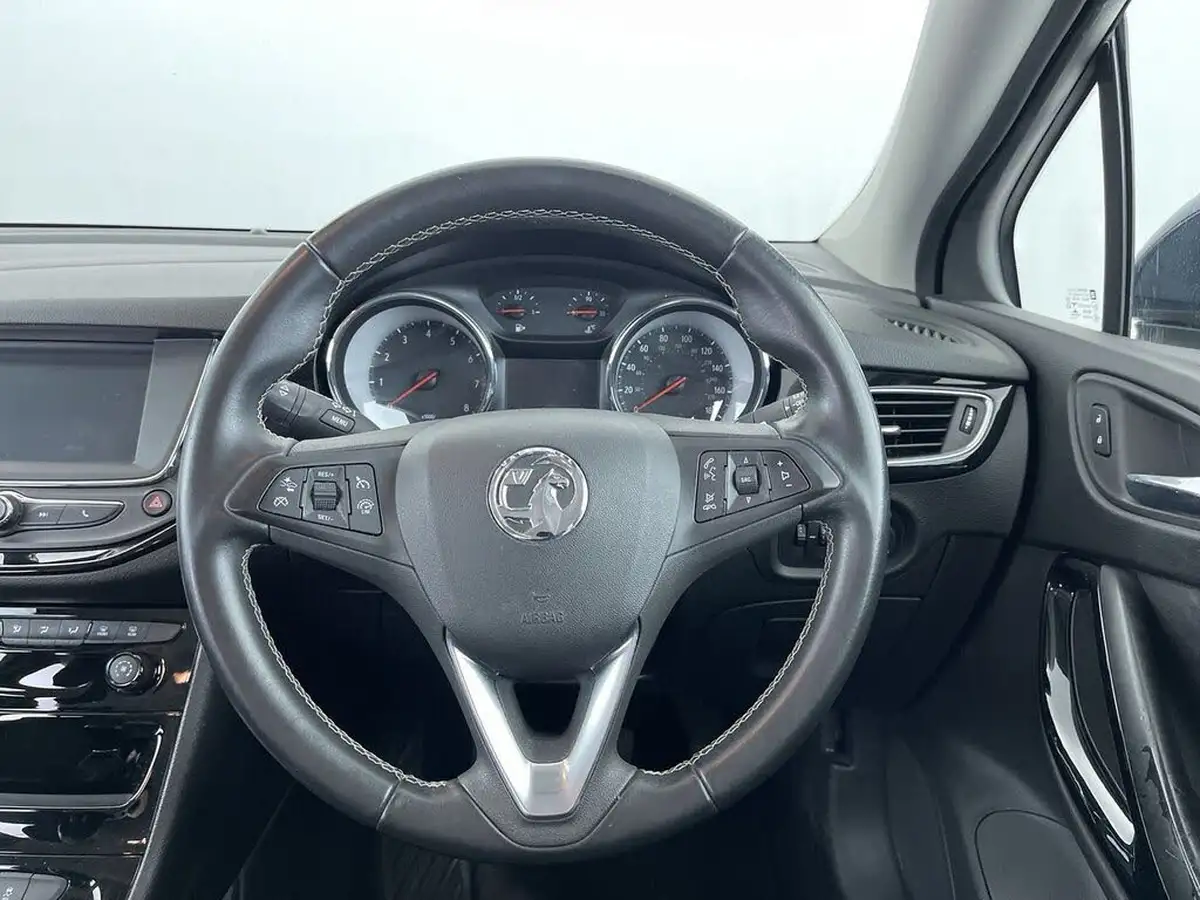 2018-vauxhall-astra-14i-sri-hatchback-big-35