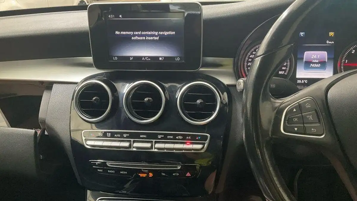 2016-mercedes-benz-c-class-21d-c220d-se-ss-saloon-4d-big-16