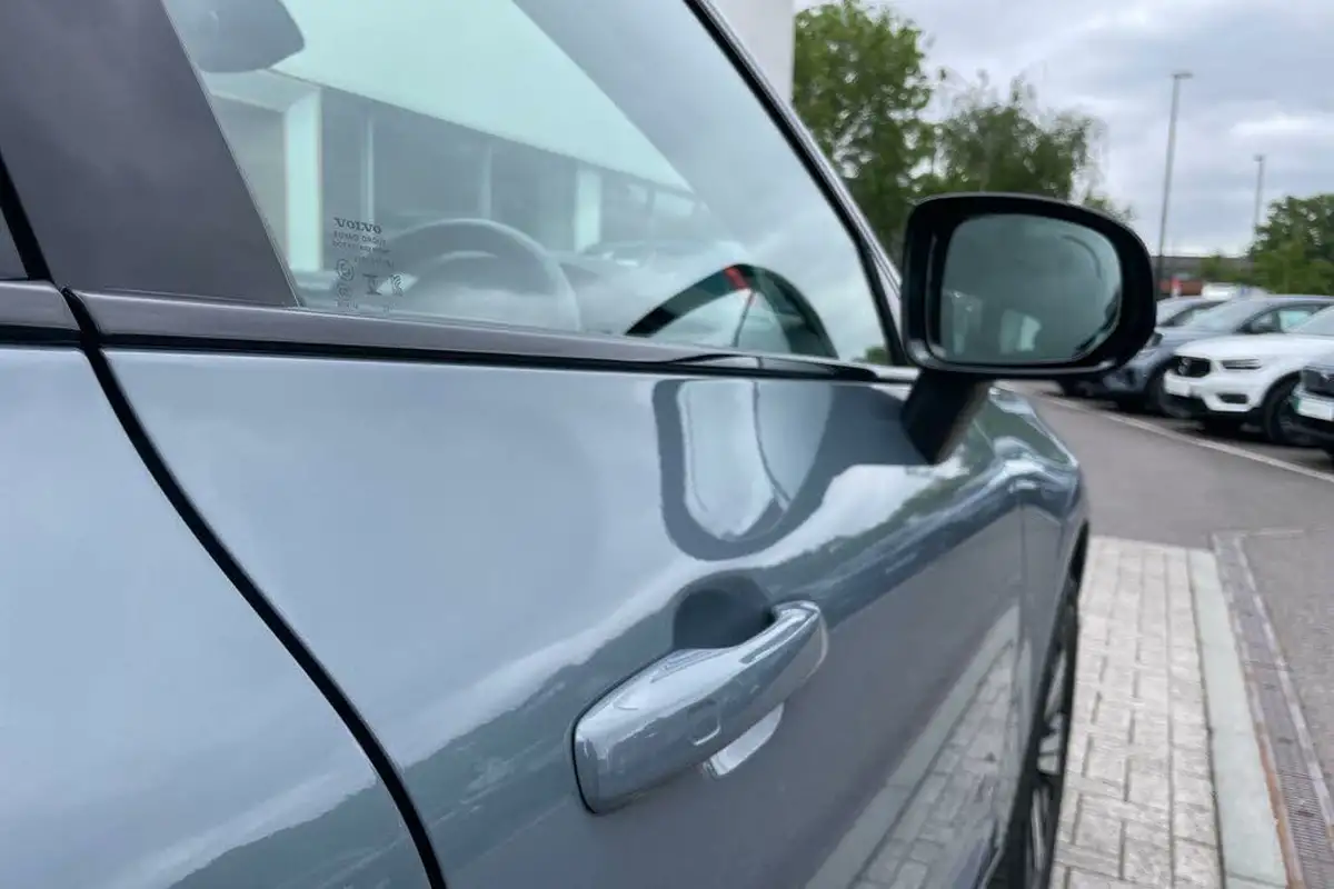 2023-volvo-xc60-20-b5-plus-big-15