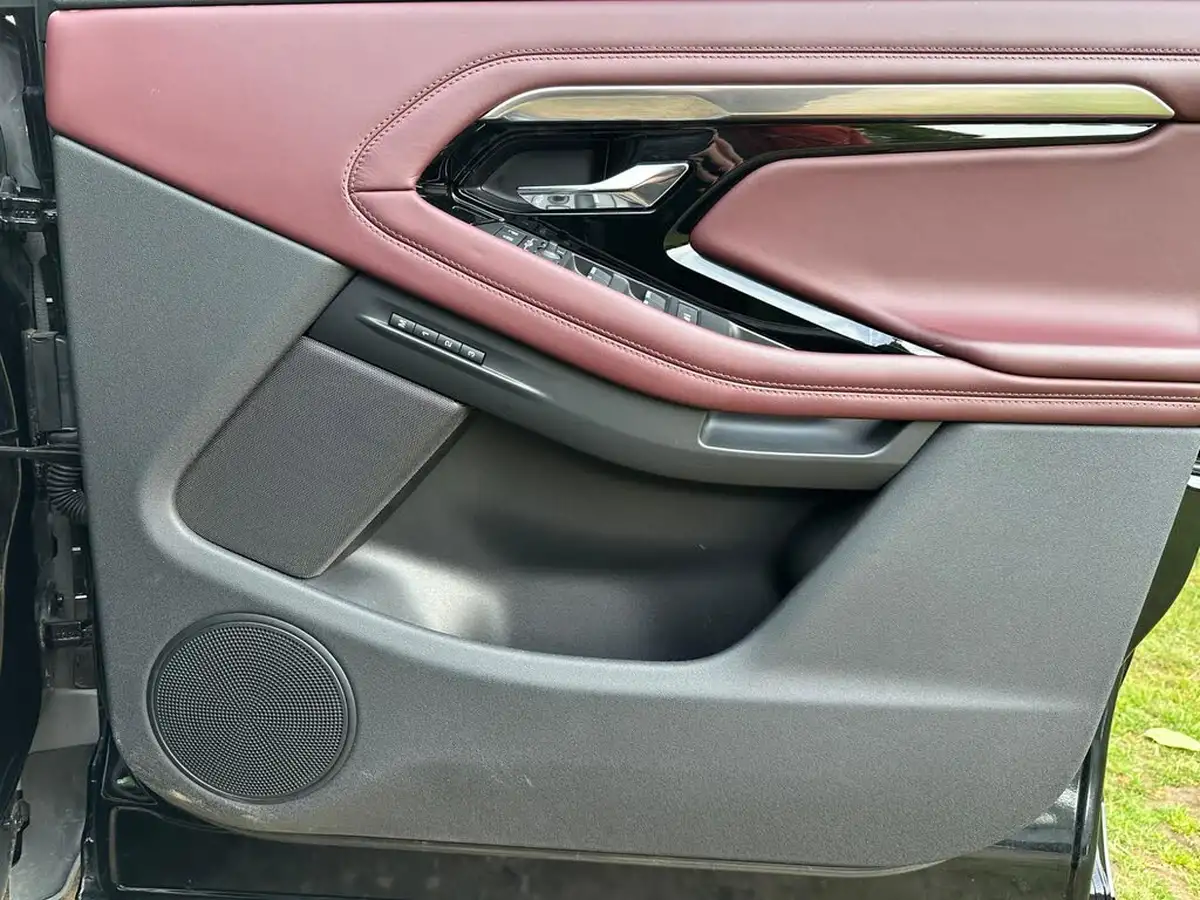 2022-land-rover-range-rover-evoque-20-d200-r-dynamic-hse-big-34