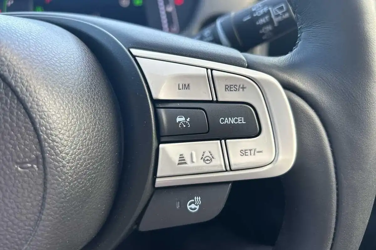 2025-honda-jazz-15-i-mmd-advance-big-24