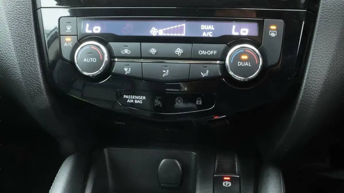 2021-nissan-qashqai-13-dig-t-n-motion-140ps-big-12