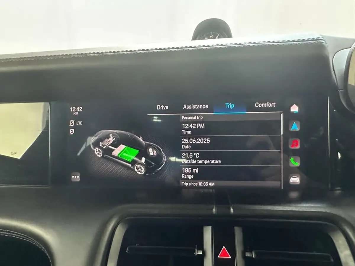 2021-porsche-taycan-e-base-476ps-performance-battery-plus-big-50