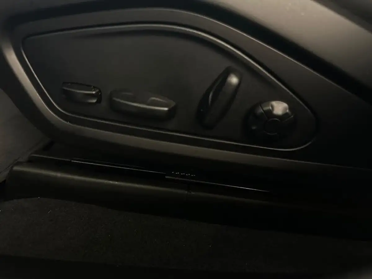 2021-porsche-taycan-e-base-476ps-performance-battery-plus-big-26