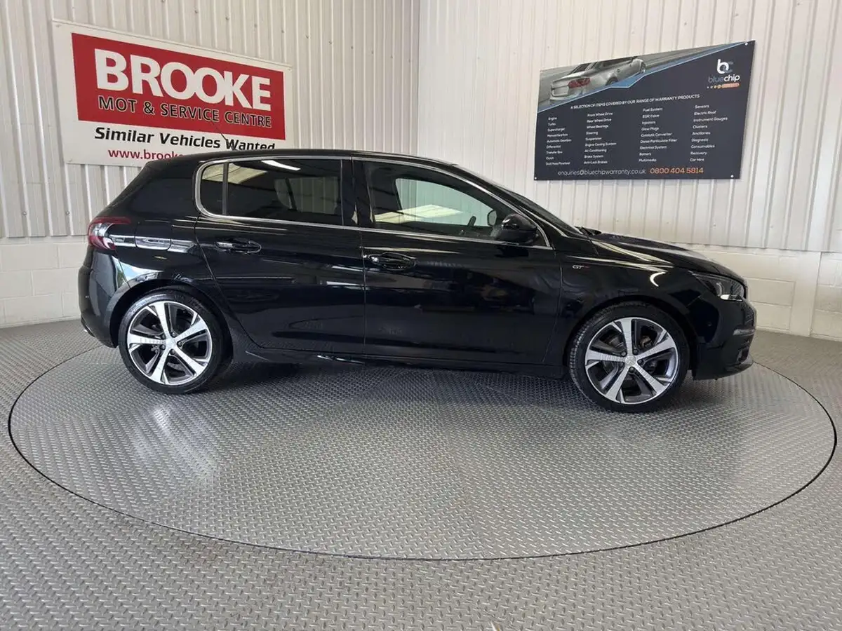 2021-peugeot-308-12-puretech-gt-premium-big-8