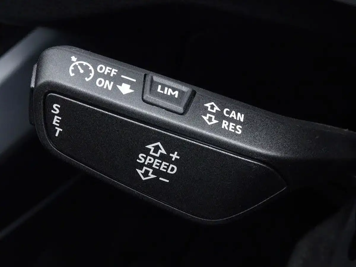 2023-audi-q2-15-35-tfsi-s-line-tronic-big-29