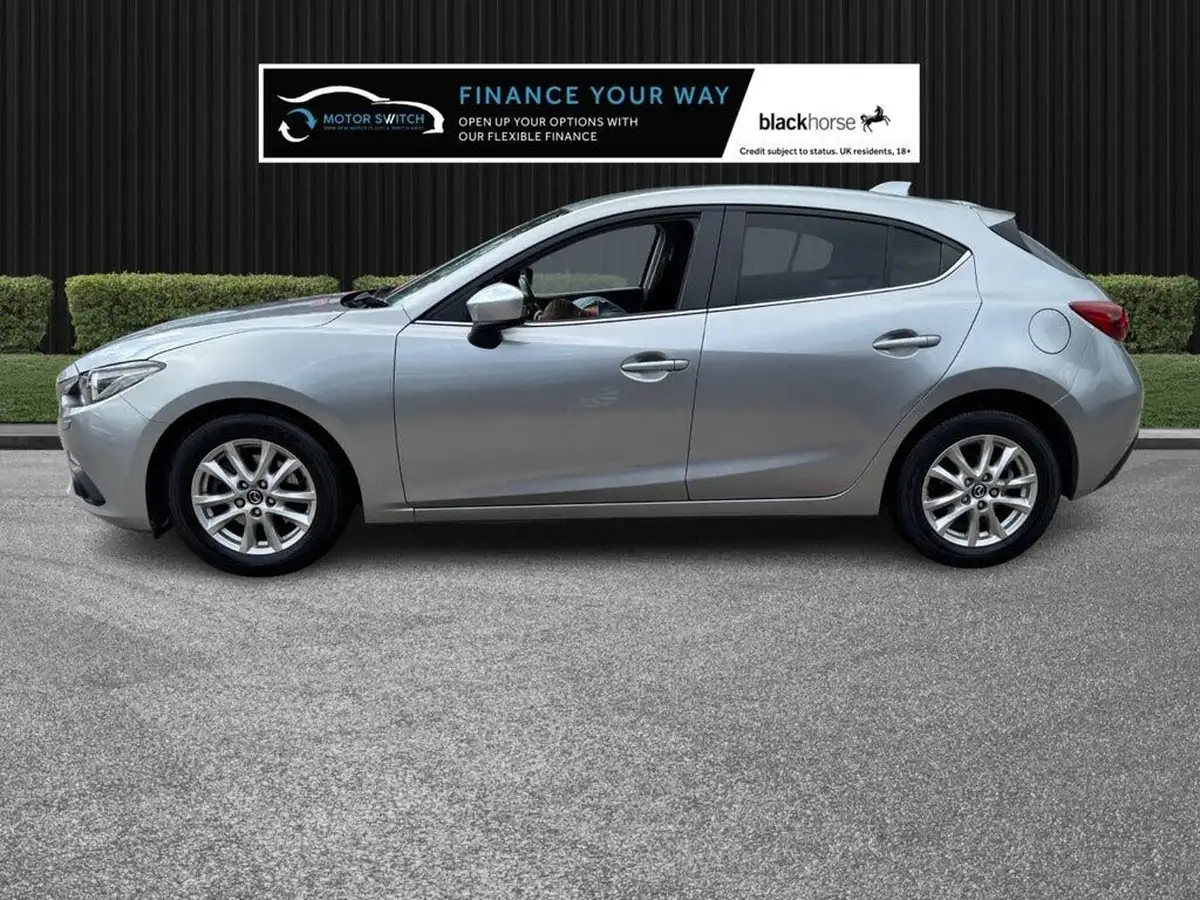 2014-mazda-mazda3-20-se-l-hatchback-5d-big-11