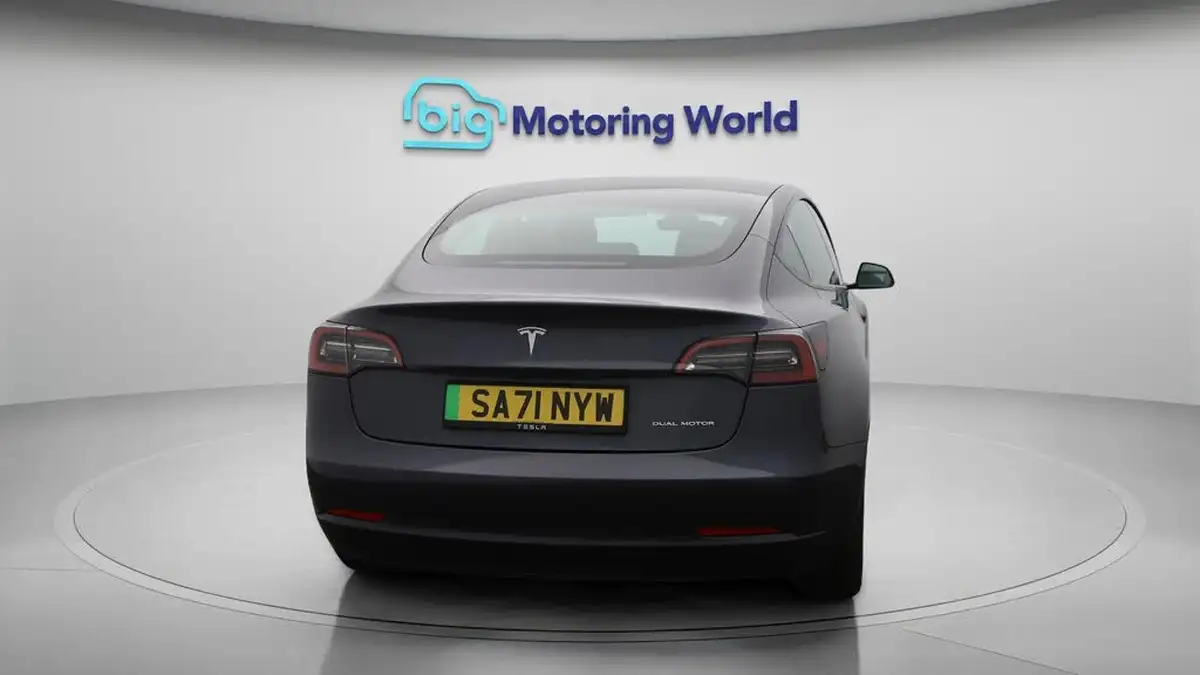 2021-tesla-model-3-e-long-range-awd-big-6
