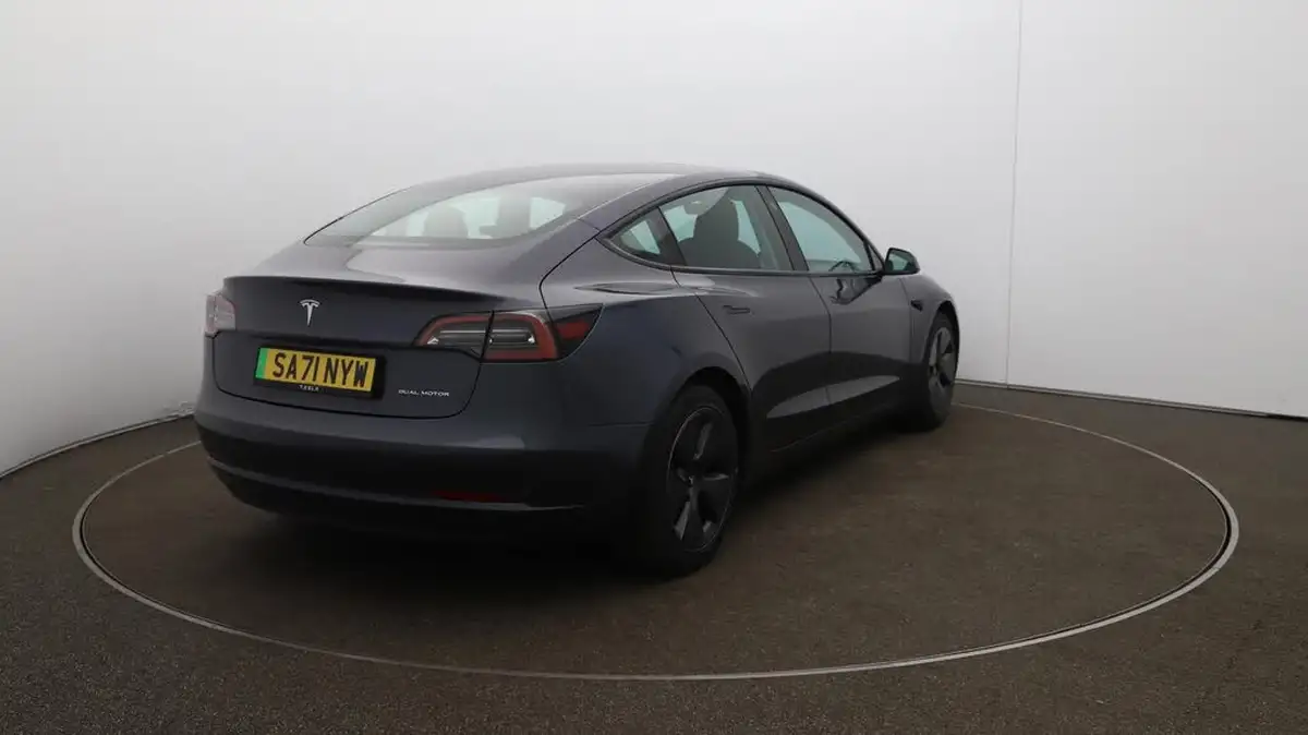2021-tesla-model-3-e-long-range-awd-big-54