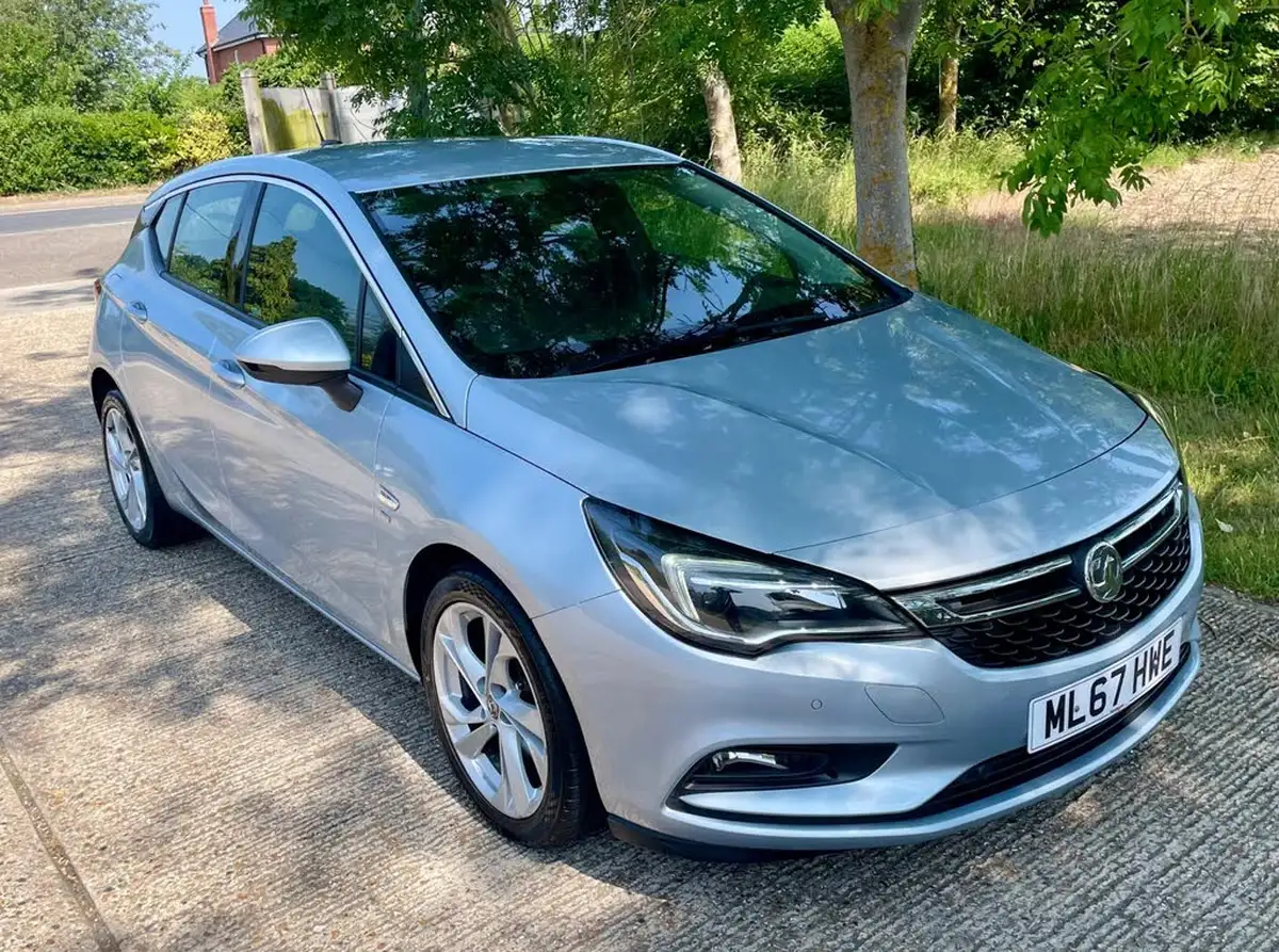 2017-vauxhall-astra-16cdti-sri-110ps-hatchback-big-7
