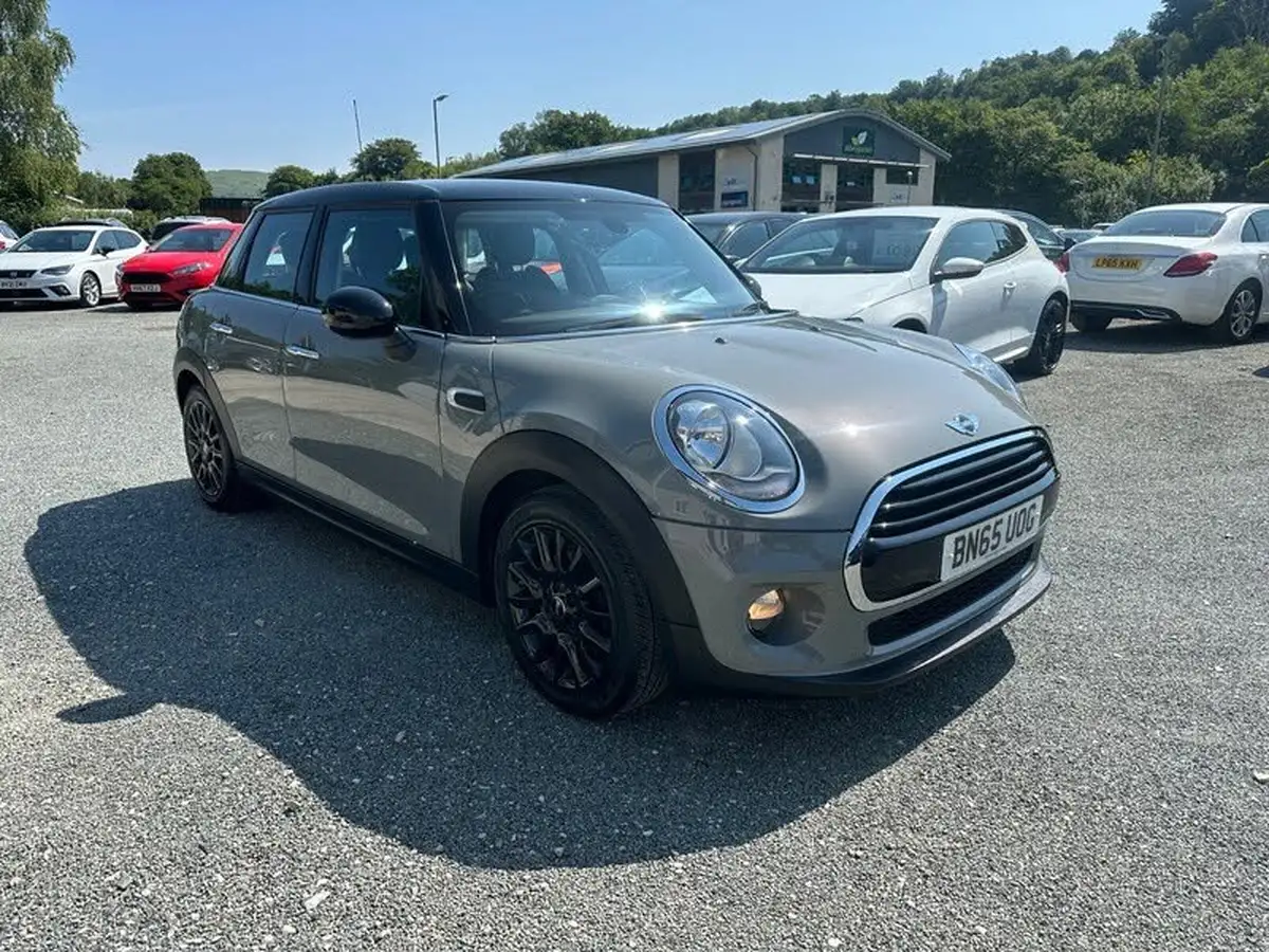2015-mini-cooper-15-cooper-5d-big-0