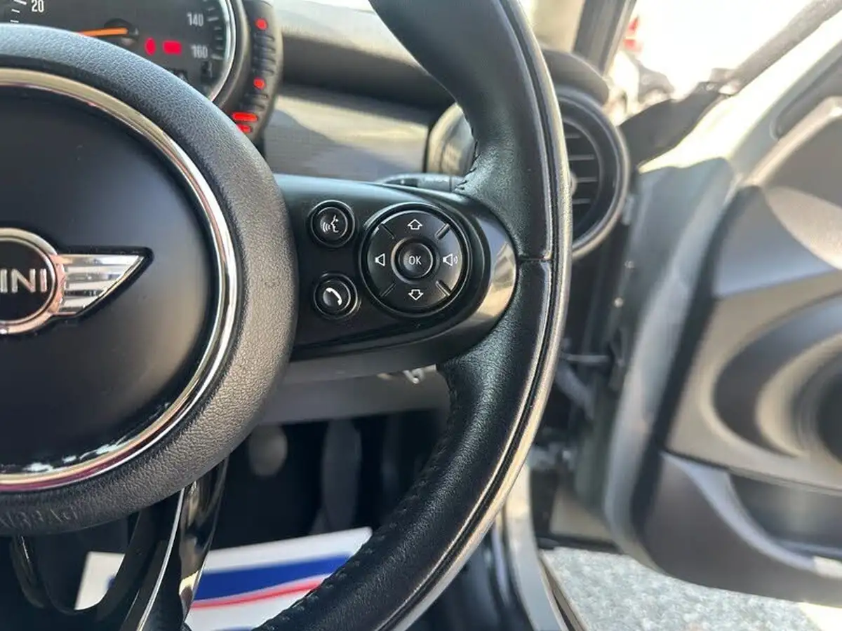 2015-mini-cooper-15-cooper-5d-big-28