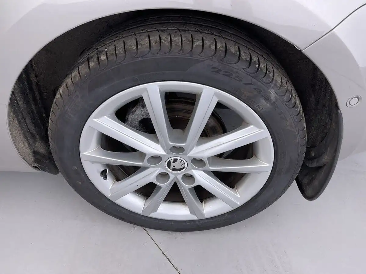 2015-skoda-octavia-20tdi-se-l-estate-big-21