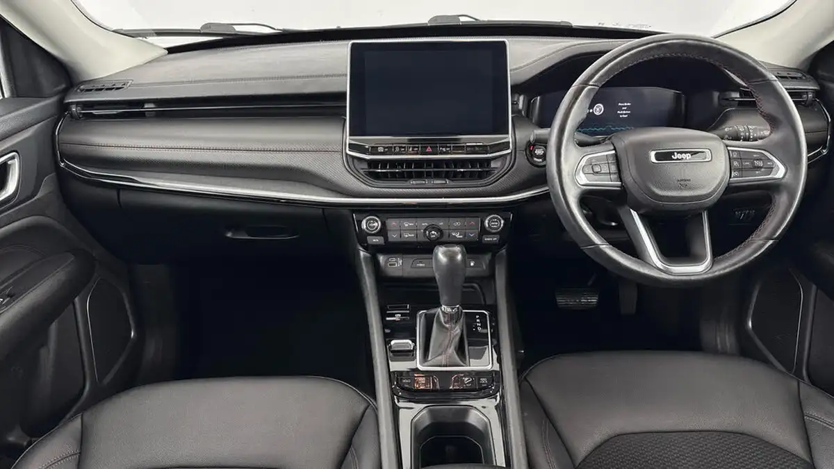 2022-jeep-compass-13-gse-trailhawk-big-10