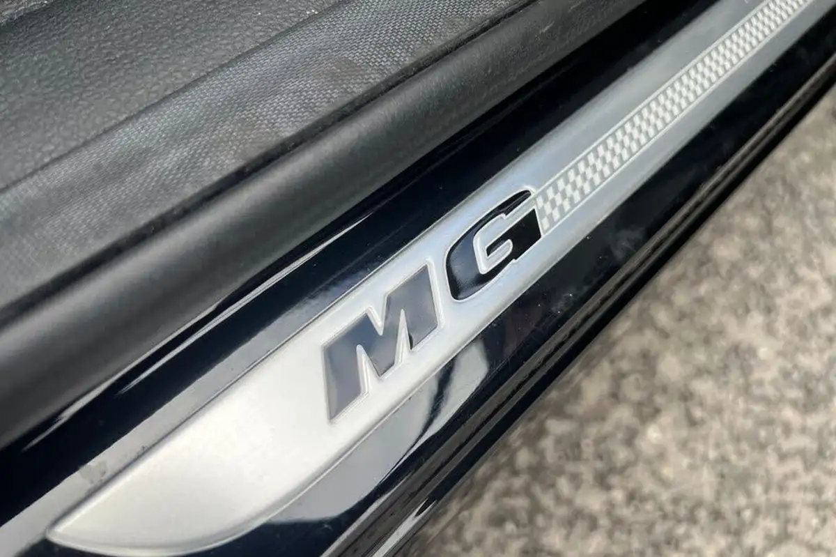 2022-mg-hs-15t-gdi-exclusive-258ps-plug-in-hybrid-auto-big-16