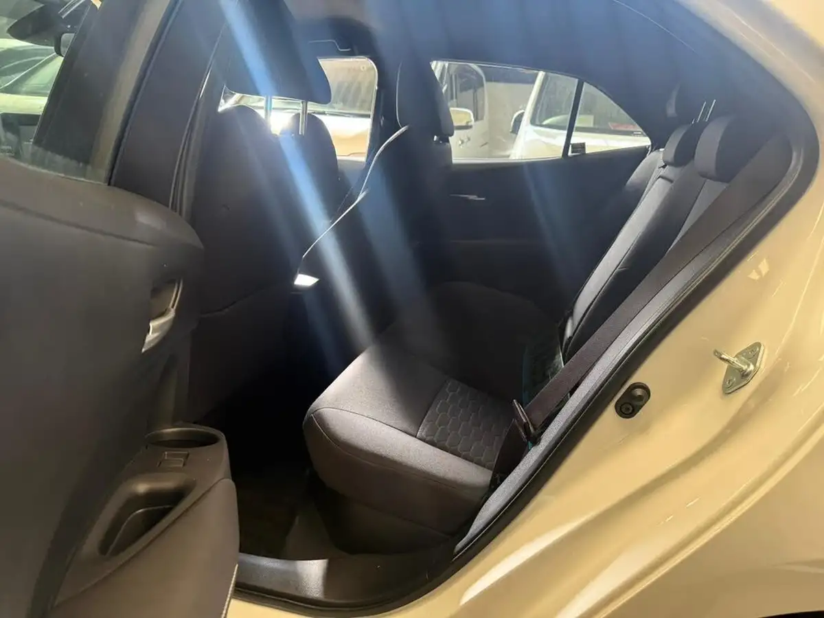 2019-toyota-corolla-big-30