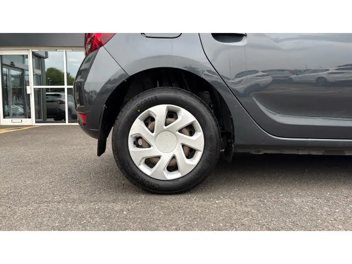 2019-dacia-sandero-10-sce-essential-big-6