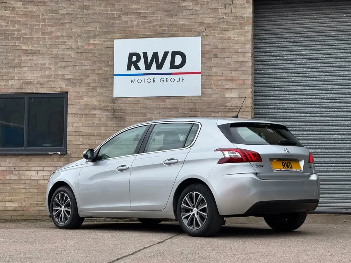 2016-peugeot-308-16-bluehdi-allure-16-bluehdi-big-6