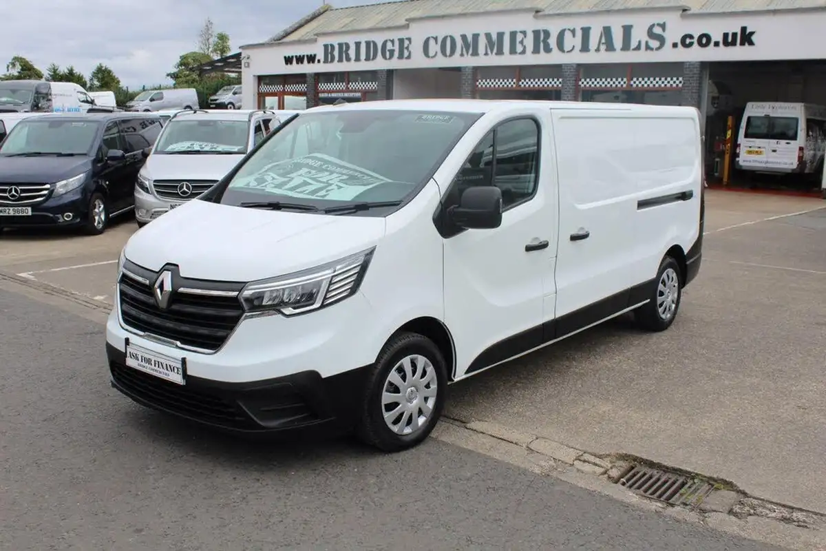2022-renault-trafic-20dci-ll30-130-business-panel-big-0