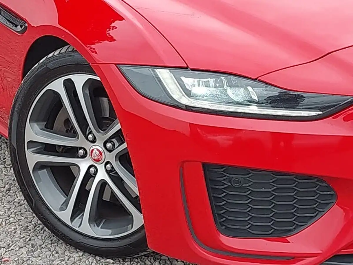 2020-jaguar-xe-20d-r-dynamic-se-big-8