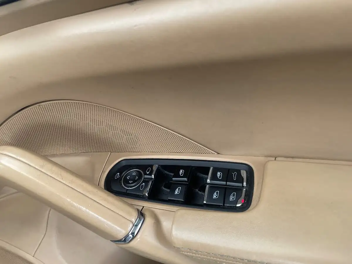 2012-porsche-cayenne-30-s-big-23