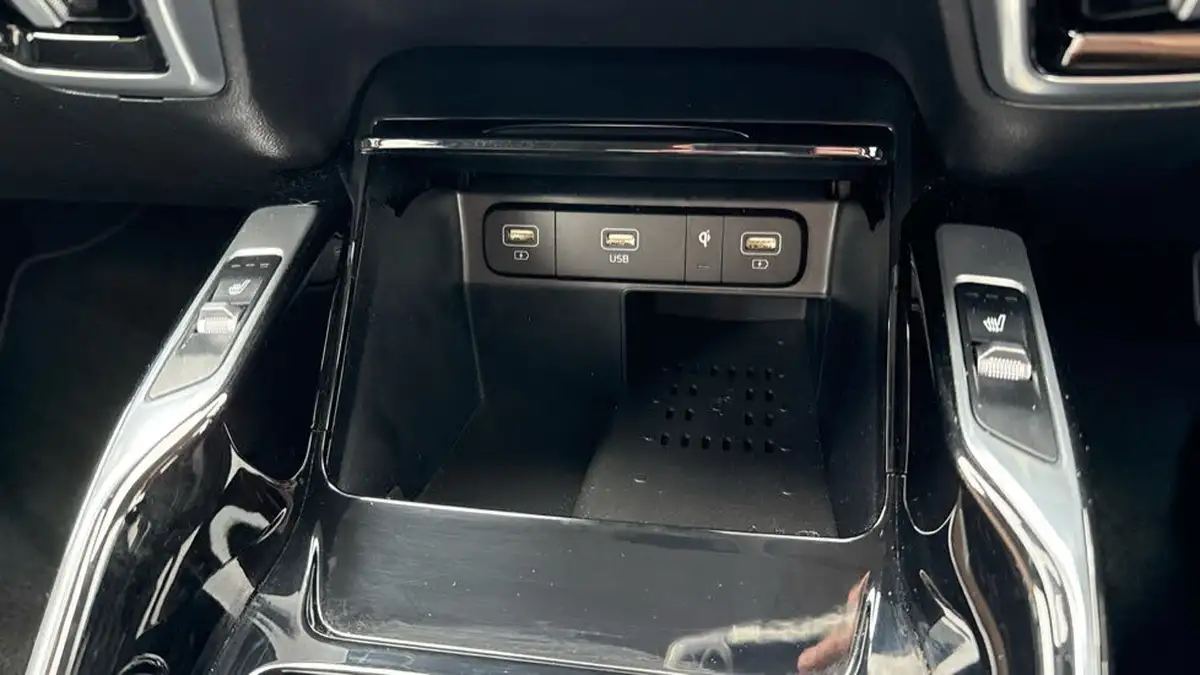2022-kia-sorento-16-t-gdi-3-261bhp-phev-big-48