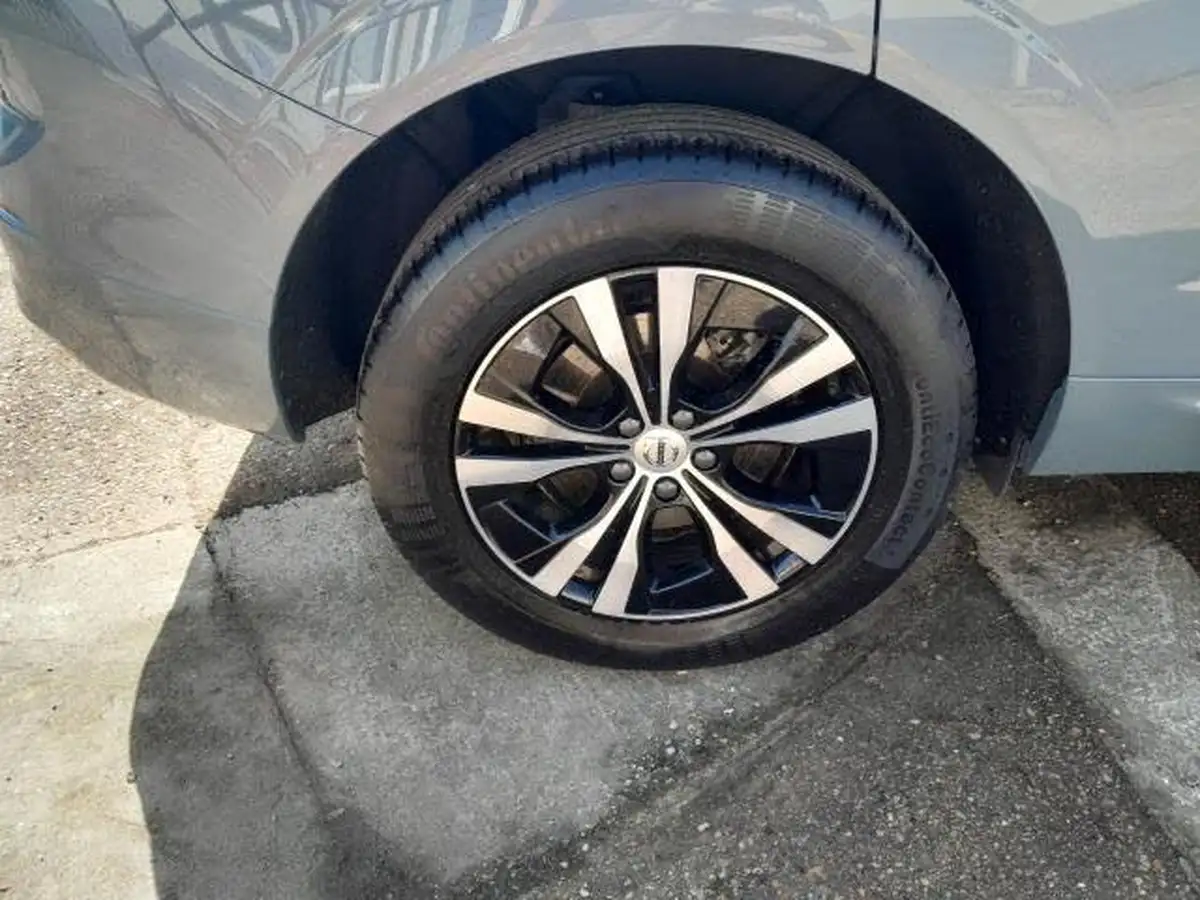 2022-volvo-xc60-20-b5-core-big-14