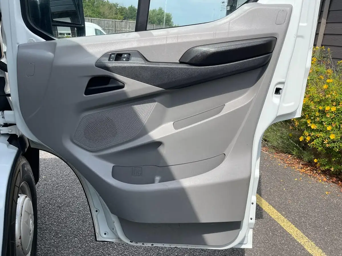 2023-maxus-deliver-9-big-38