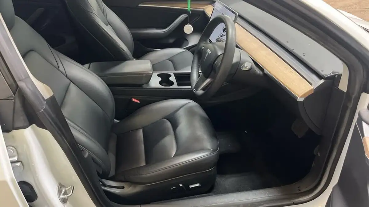 2021-tesla-model-3-e-standard-plus-big-1