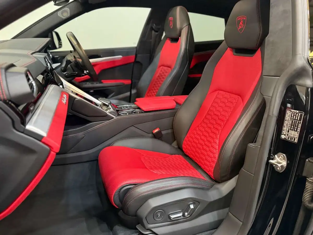 2019-lamborghini-urus-40-no-trim-big-33