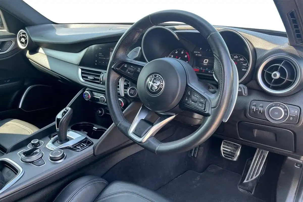 2021-alfa-romeo-giulia-20-veloce-276bhp-big-5